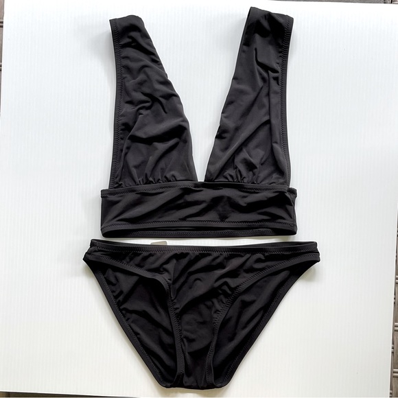 🖤👙J. Crew Plunge V-Neck Bikini Top and Bottom Set 👙 🖤 - Picture 1 of 2